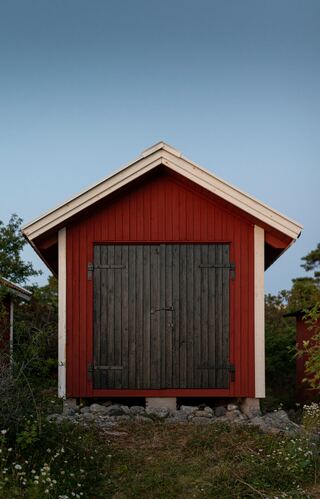 Havenside Outdoor Shed Assembly project example 2 in an exterior and curb