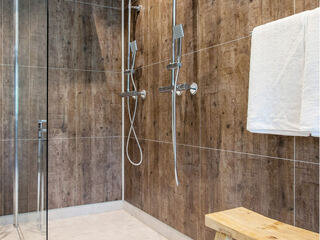 Havenside Walk In Showers project example 2 in a bathroom